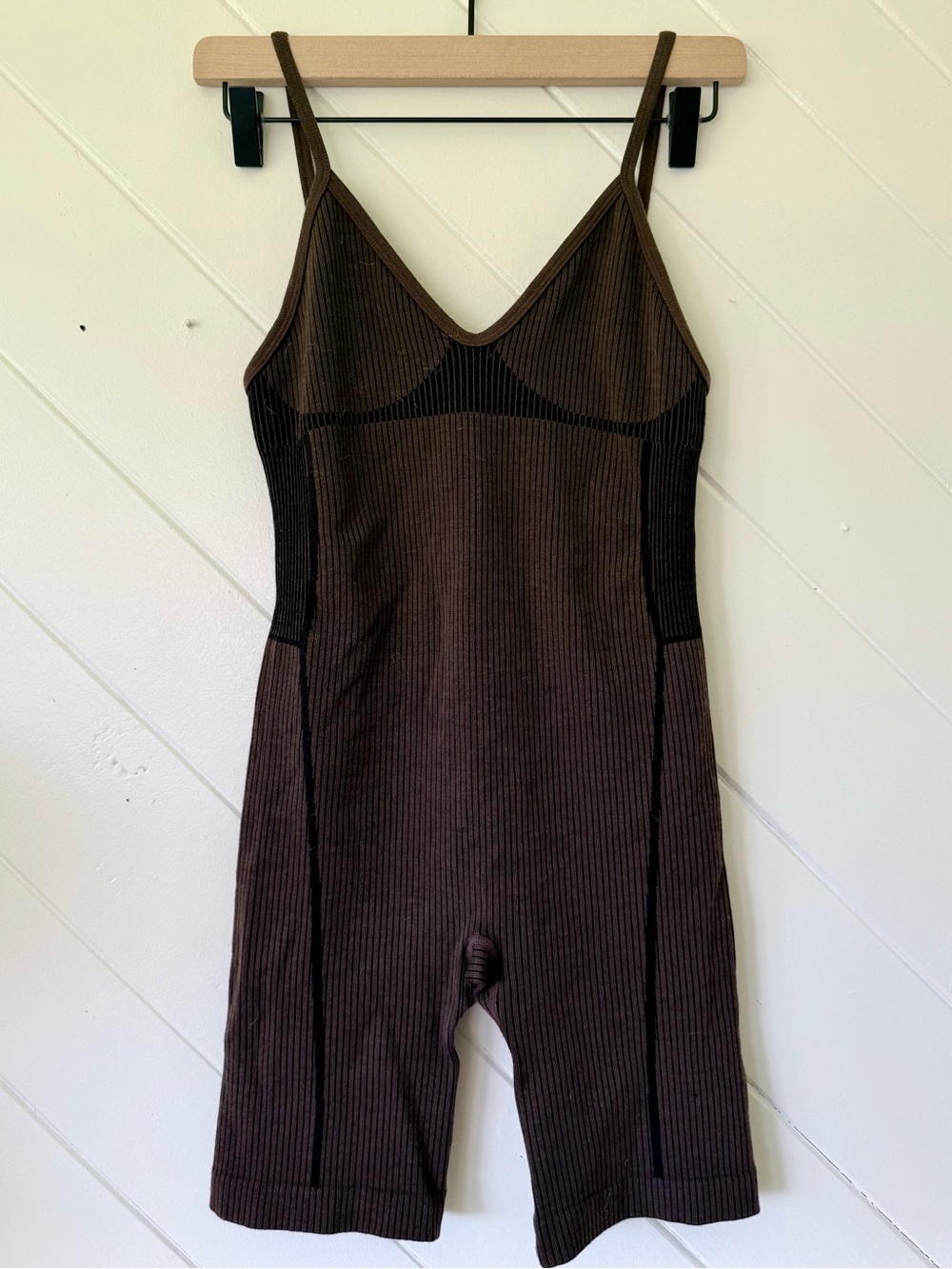 Nagnata ribbed playsuit -brown/black